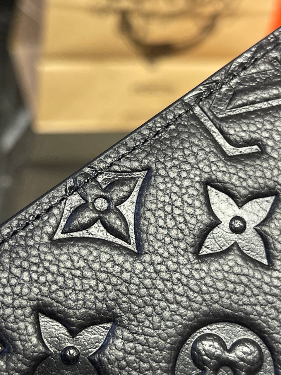Обложка для паспорта Louis Vuitton — фото 5