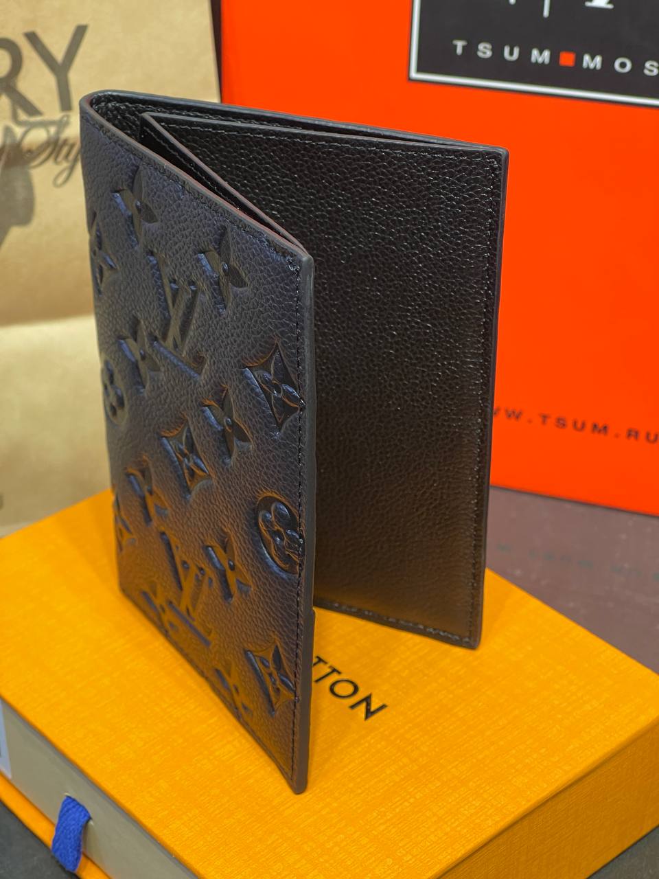 Обложка для паспорта Louis Vuitton — фото 6