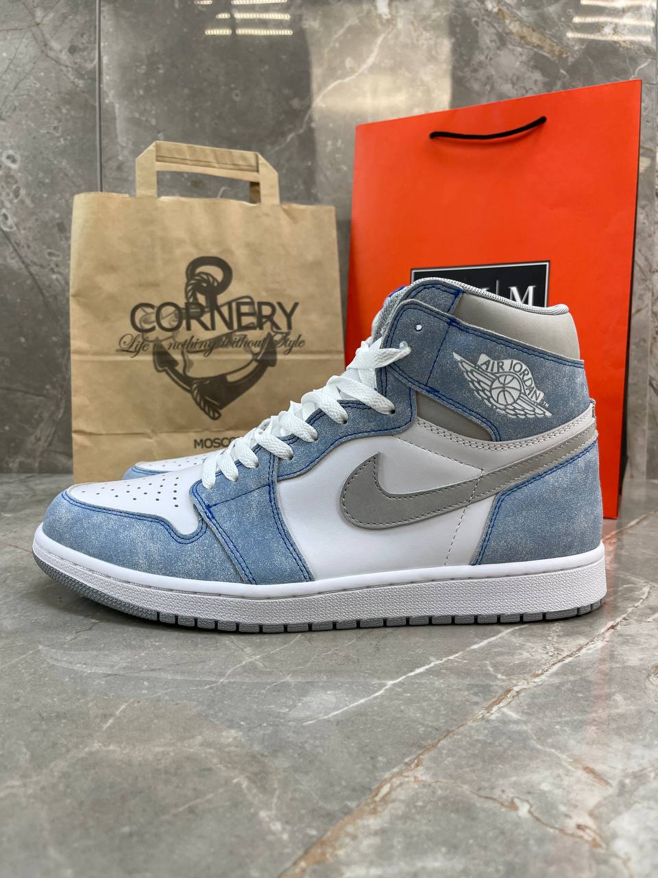 Кроссовки Jordan 1 Retro High Hyper Royal Smoke Grey — фото 3