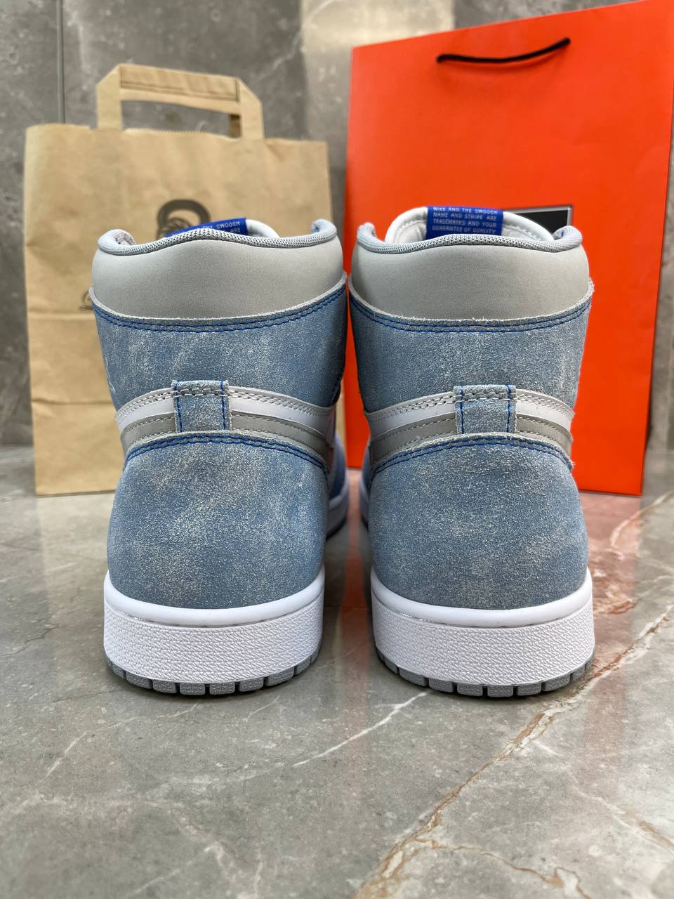 Кроссовки Jordan 1 Retro High Hyper Royal Smoke Grey — фото 4