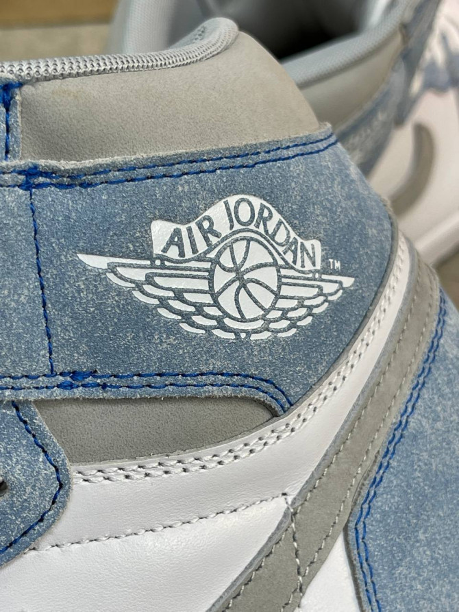 Кроссовки Jordan 1 Retro High Hyper Royal Smoke Grey — изображение 6