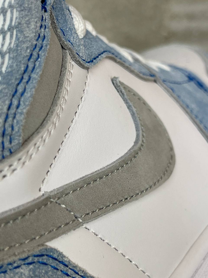 Кроссовки Jordan 1 Retro High Hyper Royal Smoke Grey — изображение 9