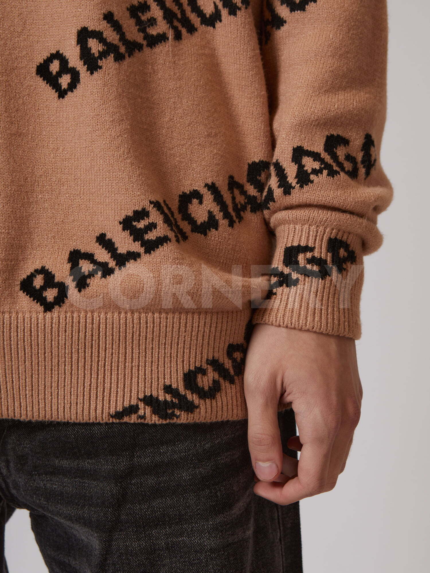Свитер Balenciaga — фото 8