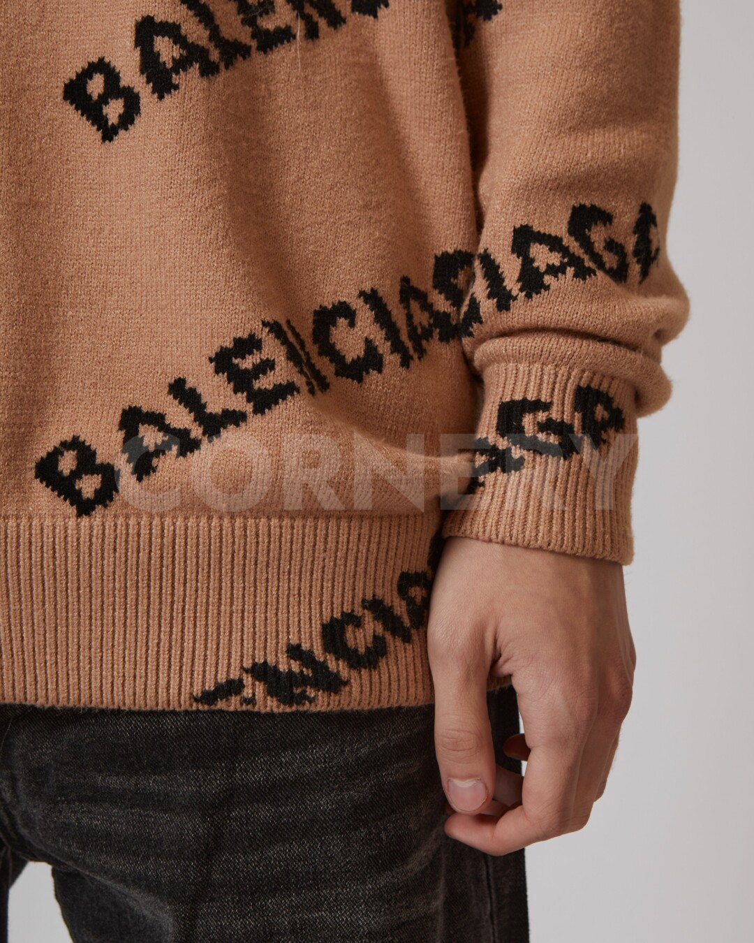 Свитер Balenciaga — изображение 8