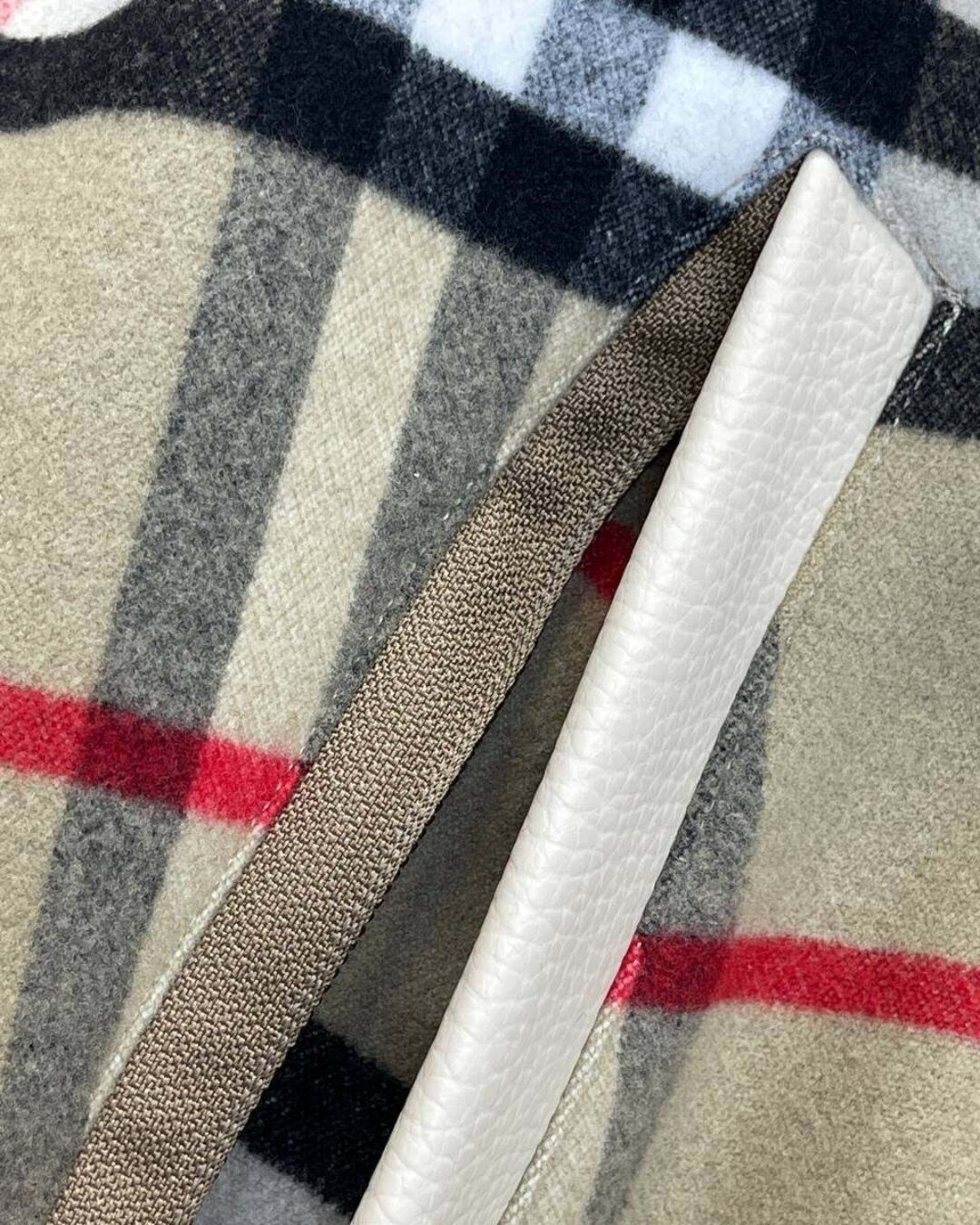 Бомбер Burberry — изображение 6