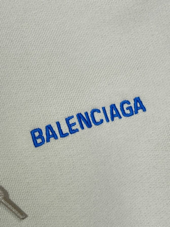 Худи Balenciaga — изображение 4