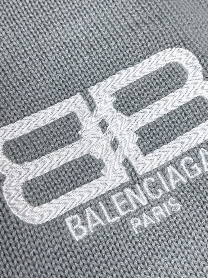 Свитер Balenciaga — изображение 4