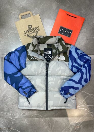 Куртка The North Face x Kaws