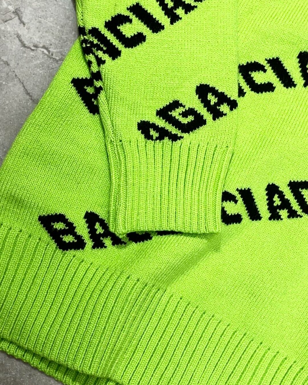 Свитер Balenciaga — изображение 8