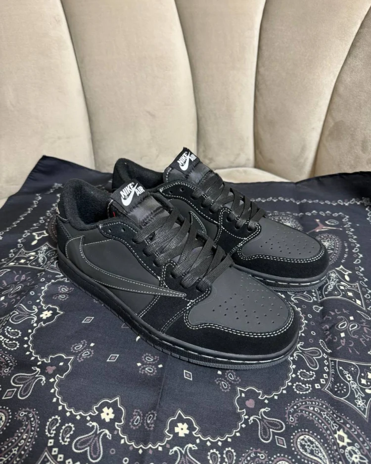 Кеды Travis Scott x Air Jordan 1 Low OG SP Black Phantom S — фото 1
