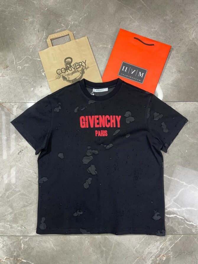 Футболка Givenchy