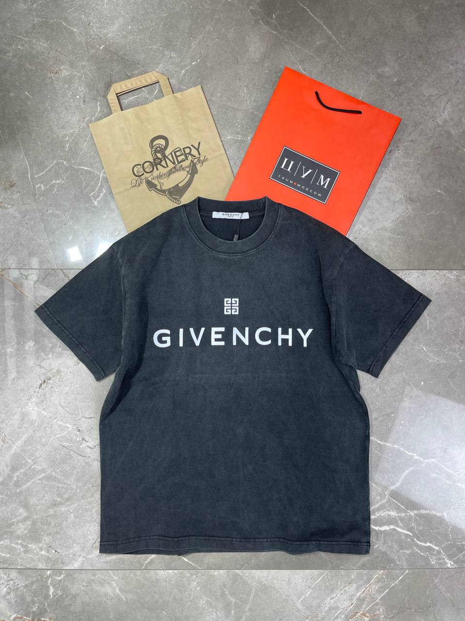 Футболка Givenchy