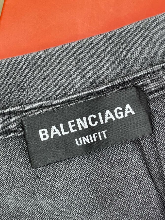 Футболка Balenciaga — изображение 6