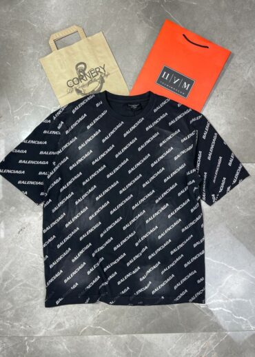 Футболка Balenciaga