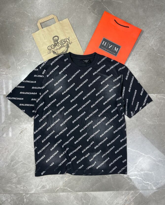 Футболка Balenciaga