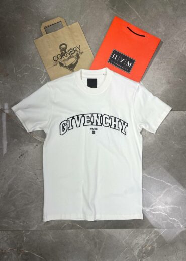 Футболка Givenchy