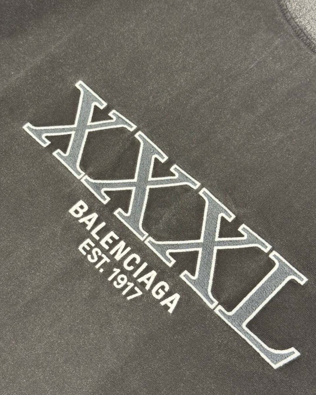Футболка Balenciaga — изображение 8