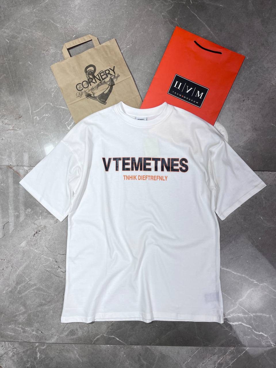 Футболка Vetements Think Dieftrefnly — фото 1
