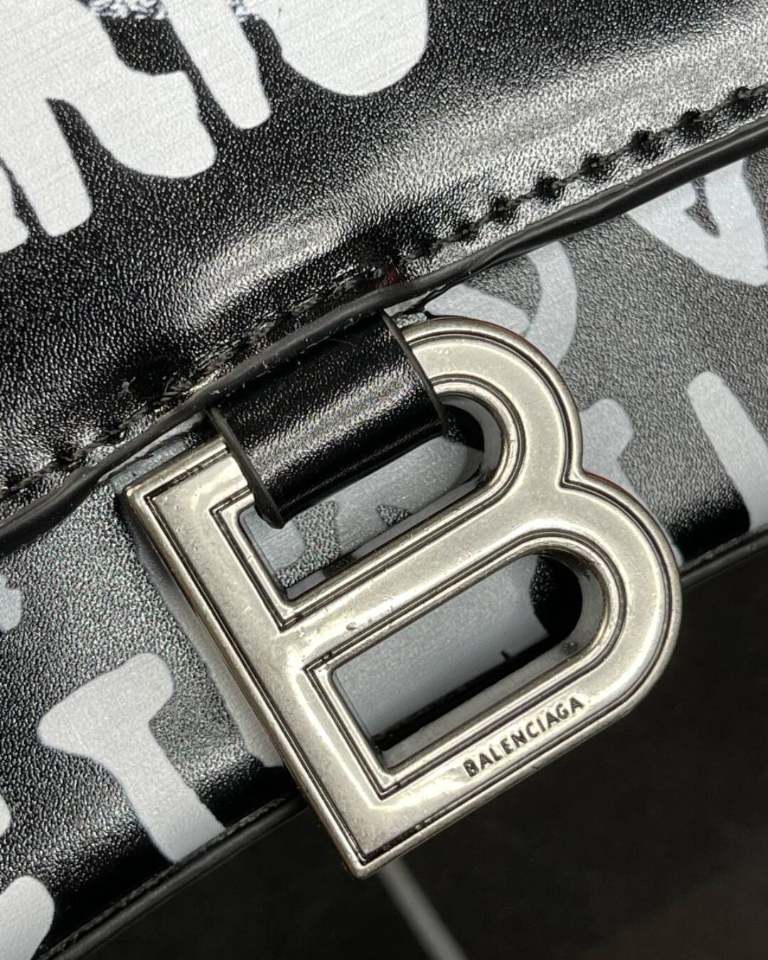 Сумка Balenciaga Hourglass XS — изображение 4