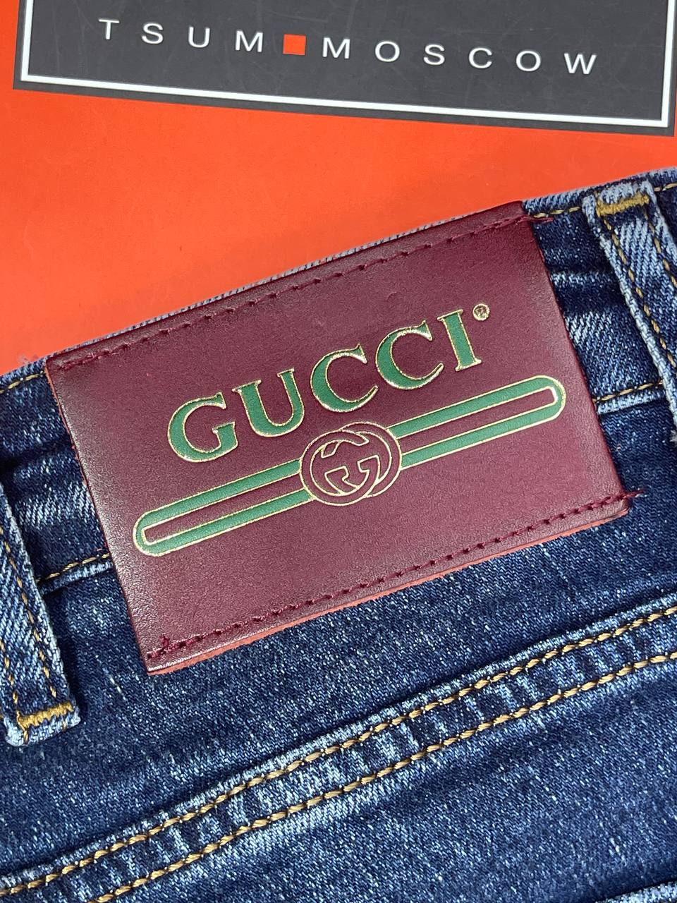 Джинсы Gucci — фото 9
