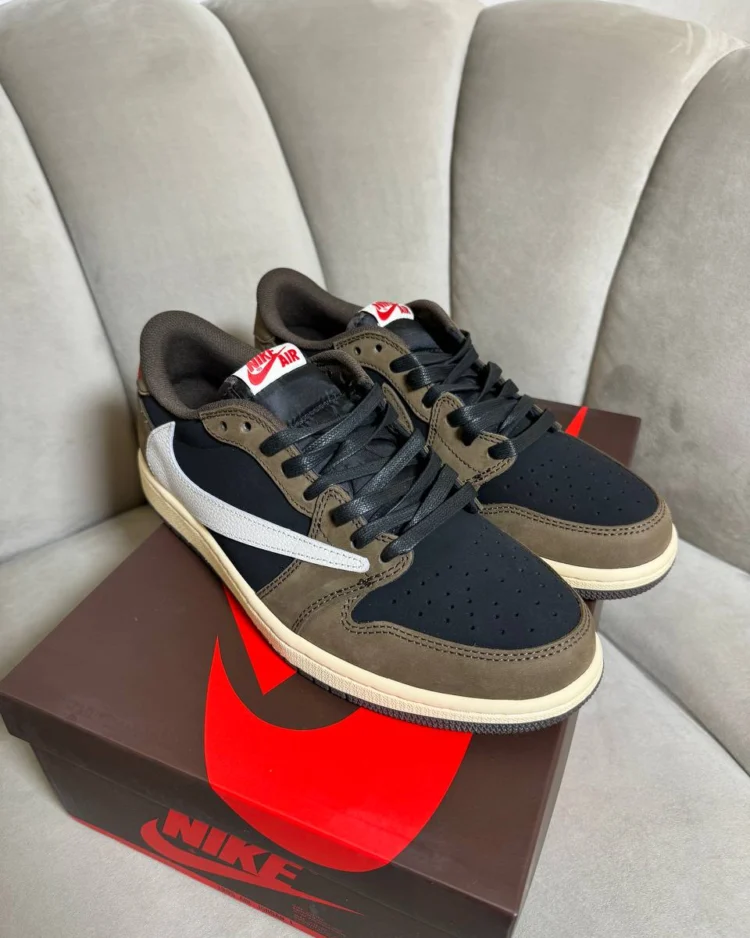Кеды Travis Scott x Air Jordan 1 Low Mocha S — фото 1