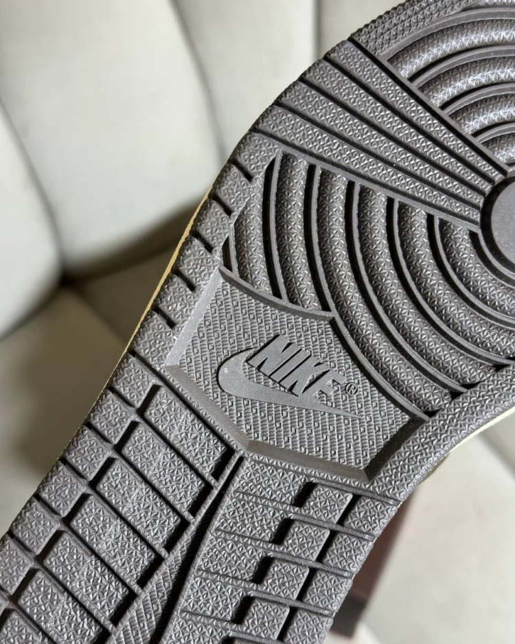 Кеды Travis Scott x Air Jordan 1 Low Mocha S — фото 10