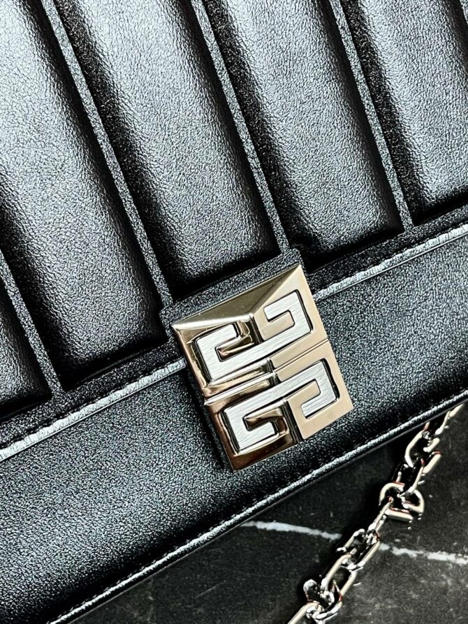 Сумка Givenchy 4G small — изображение 4
