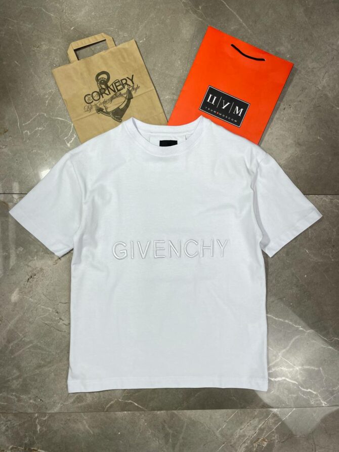 Футболка Givenchy