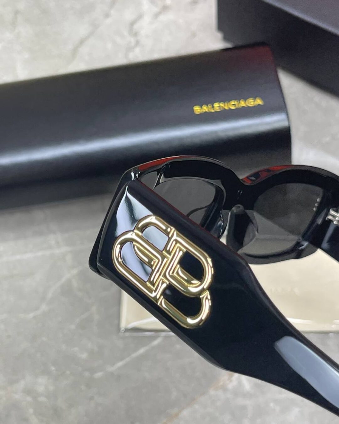 Очки Balenciaga — изображение 2