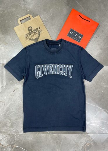 Футболка Givenchy