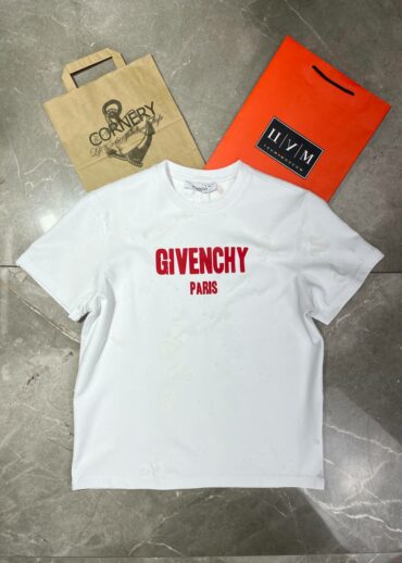 Футболка Givenchy