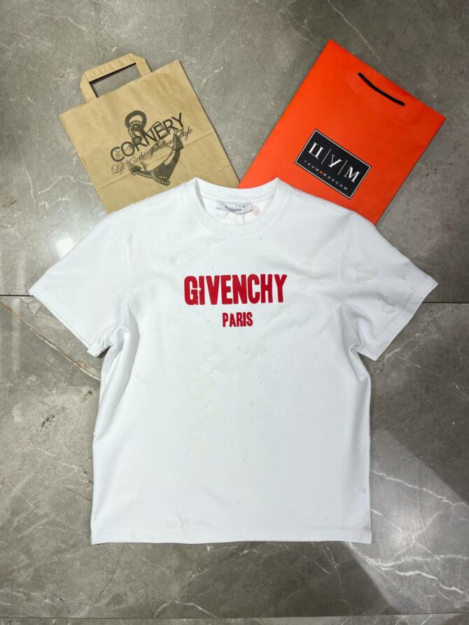 Футболка Givenchy