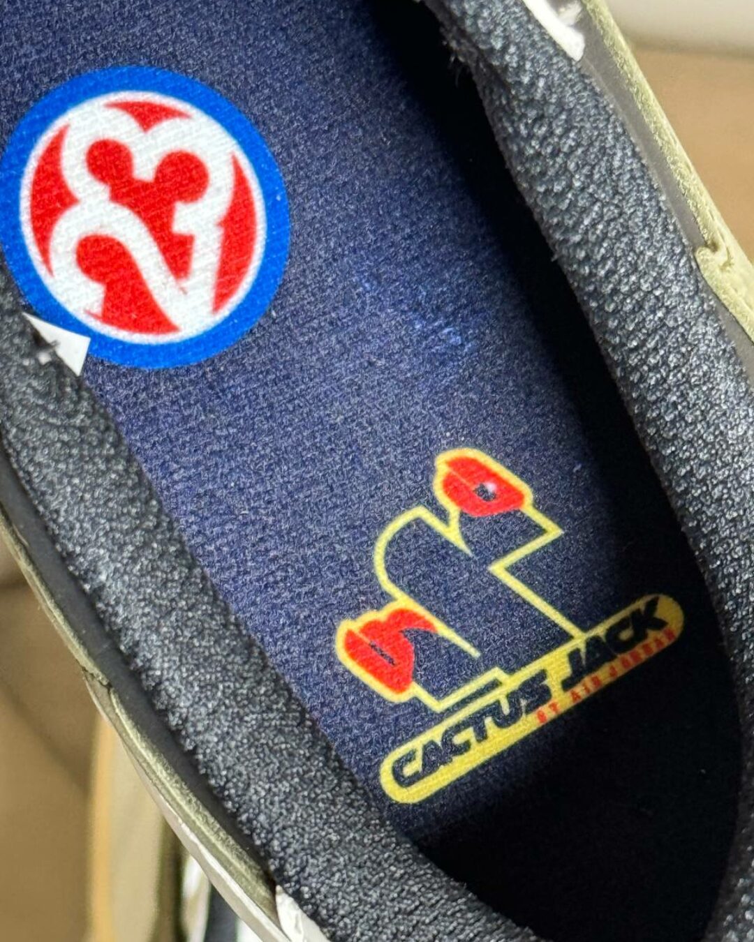 Кеды Travis Scott X Air Jordan 1 Retro Low OG Olive — изображение 5