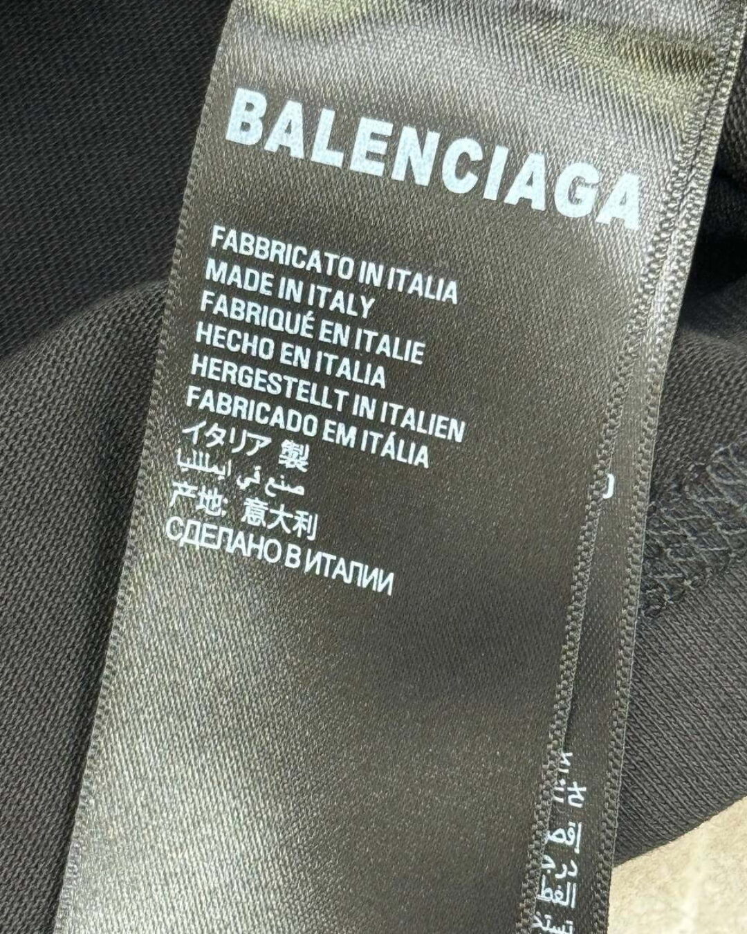 Футболка Balenciaga — изображение 10