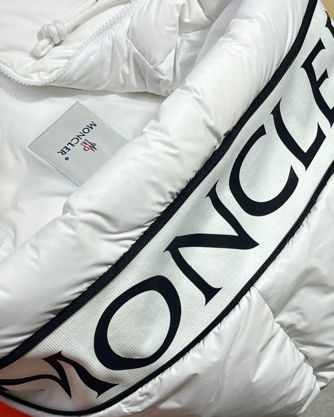Жилет Moncler — изображение 6