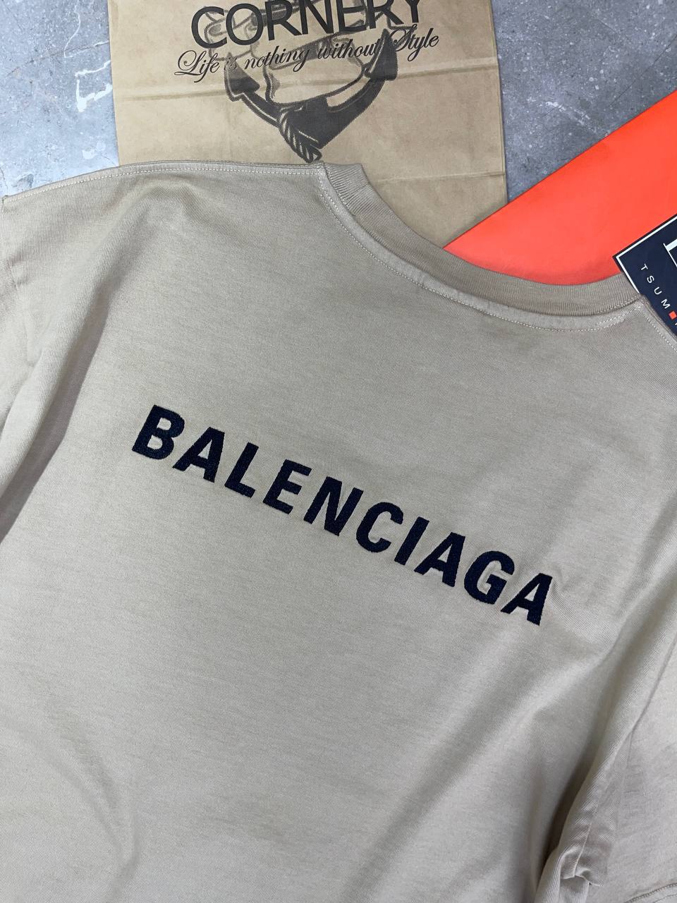 Футболка Balenciaga — фото 10