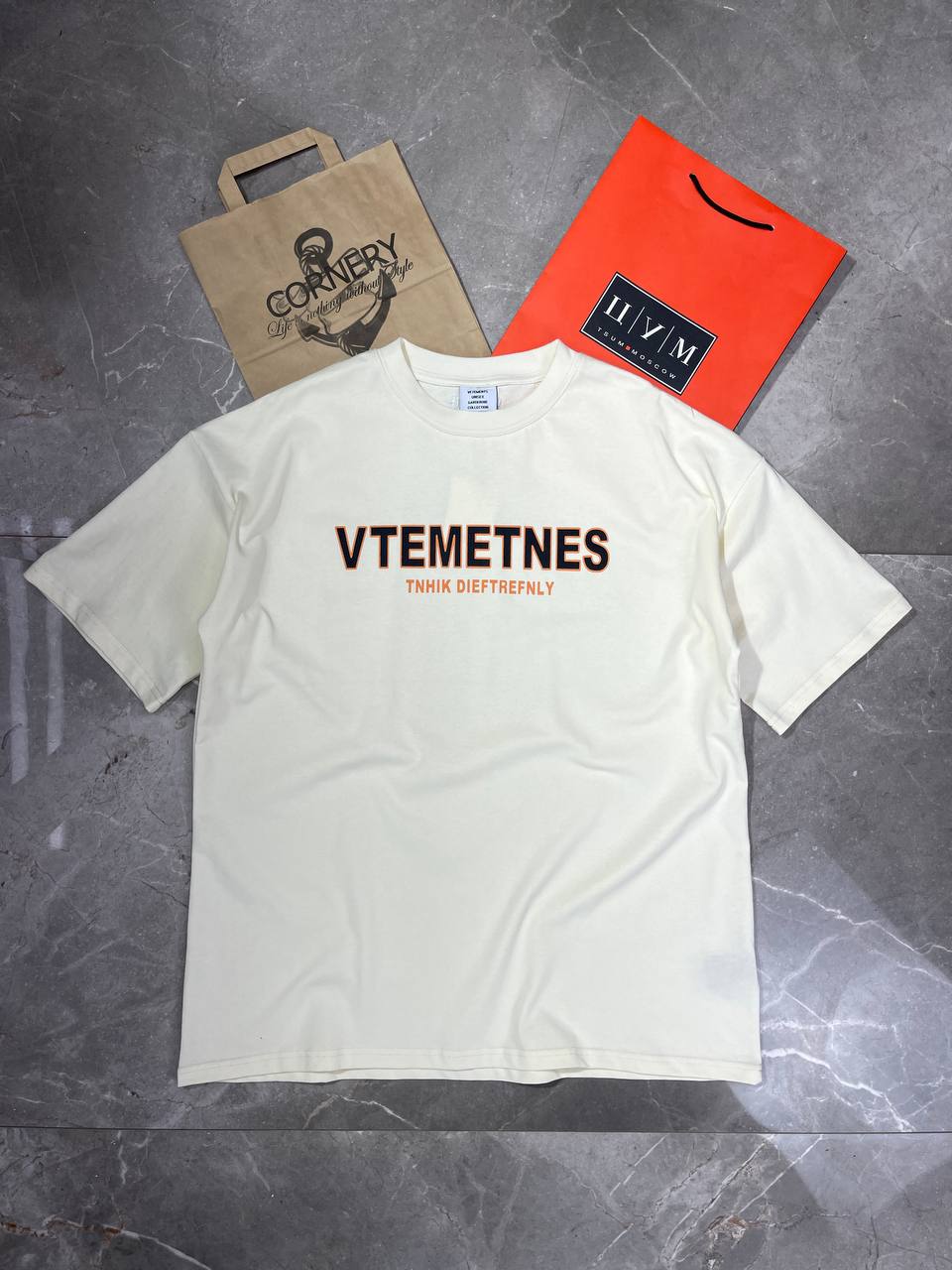 Футболка Vetements Think Dieftrefnly — фото 1