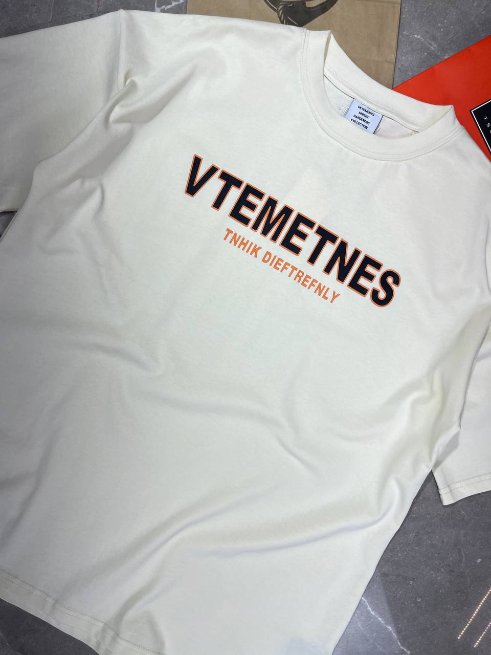 Футболка Vetements Think Dieftrefnly — фото 4