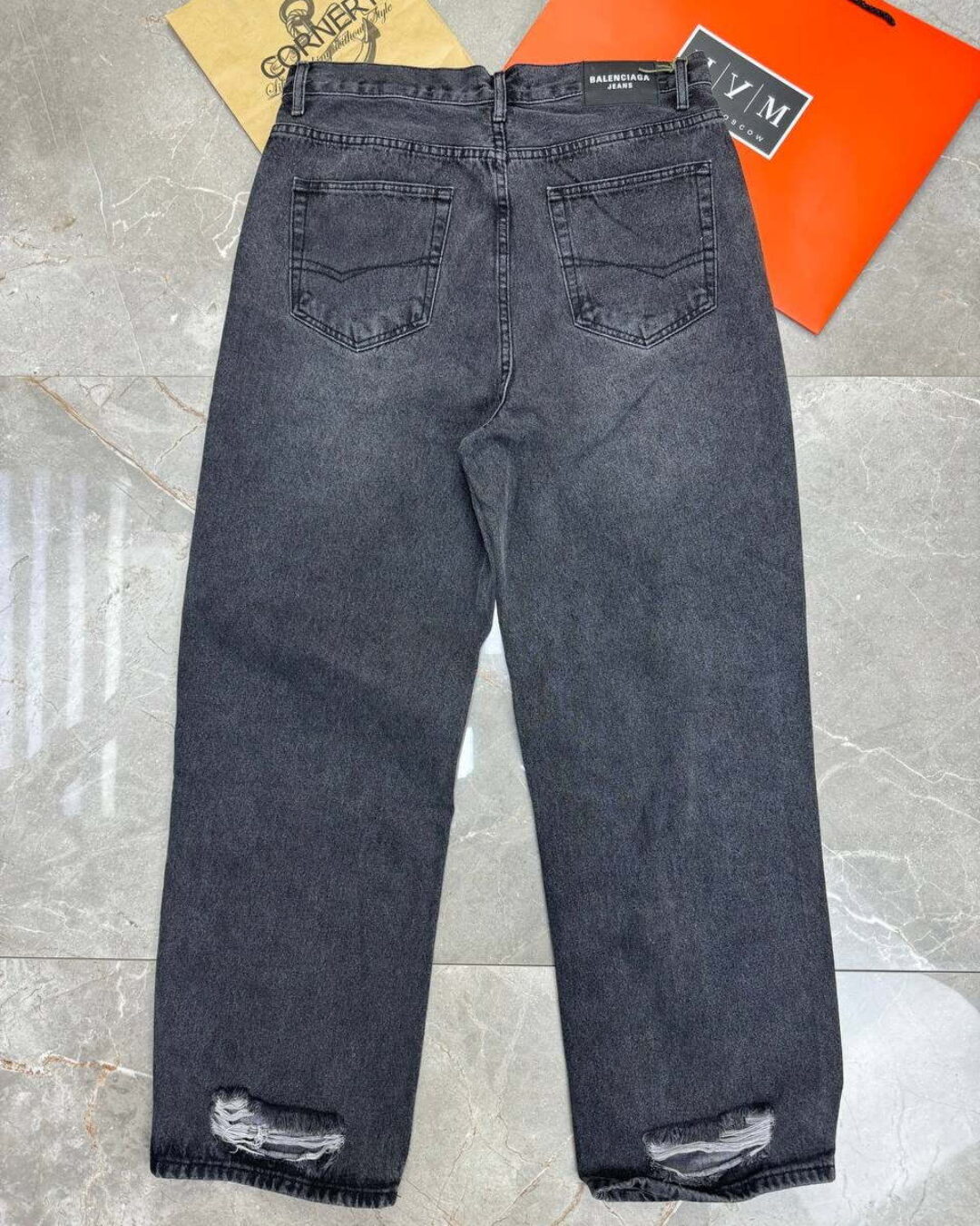 Джинсы Balenciaga — изображение 3