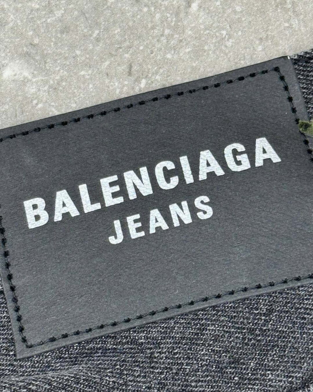 Джинсы Balenciaga — изображение 6