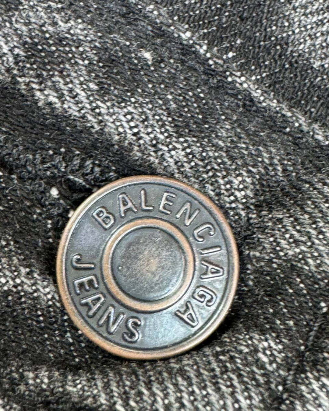 Джинсы Balenciaga — изображение 7