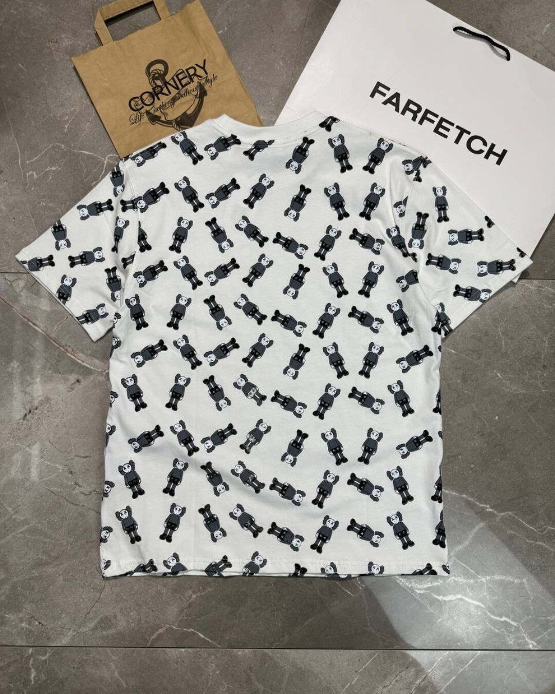Футболка Off White x Kaws — изображение 2