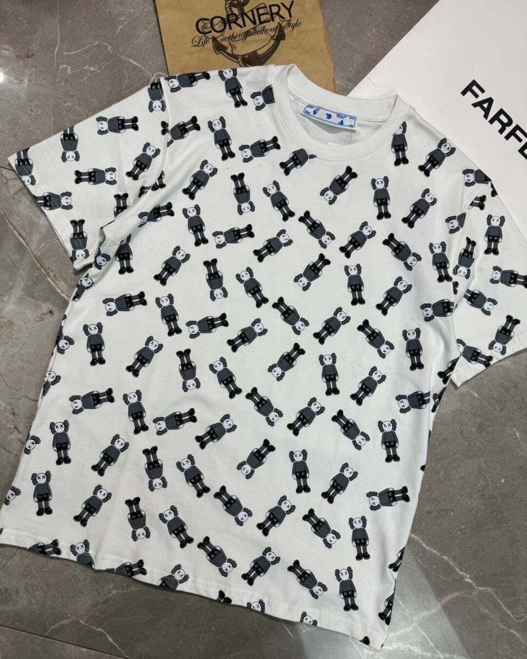 Футболка Off White x Kaws — изображение 3