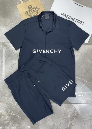 Костюм Givenchy