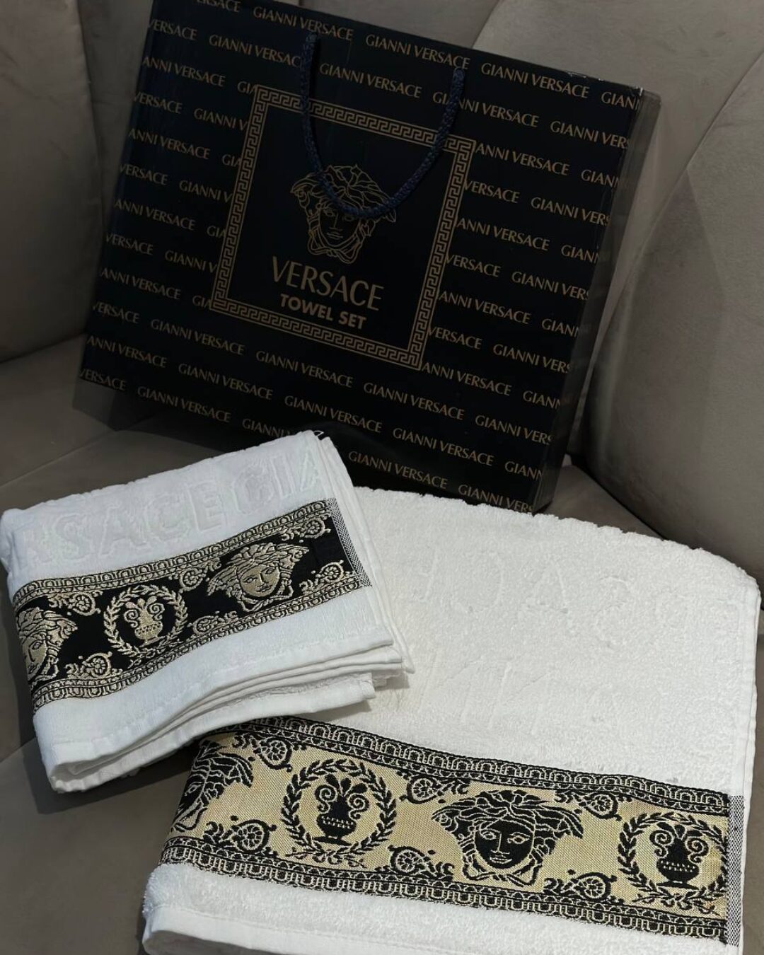 Полотенце Versace
