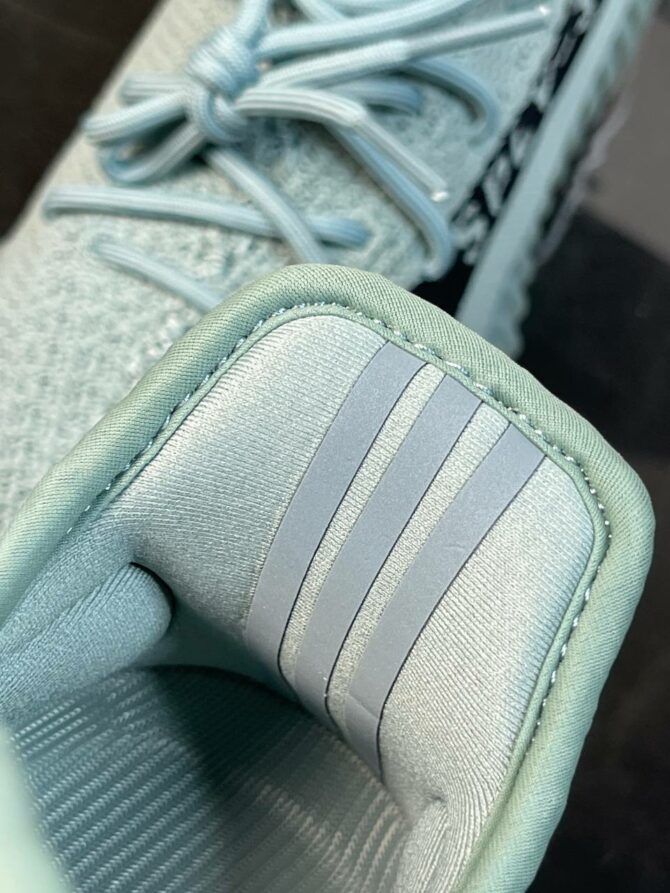 Yeezy 350 Salt — изображение 9