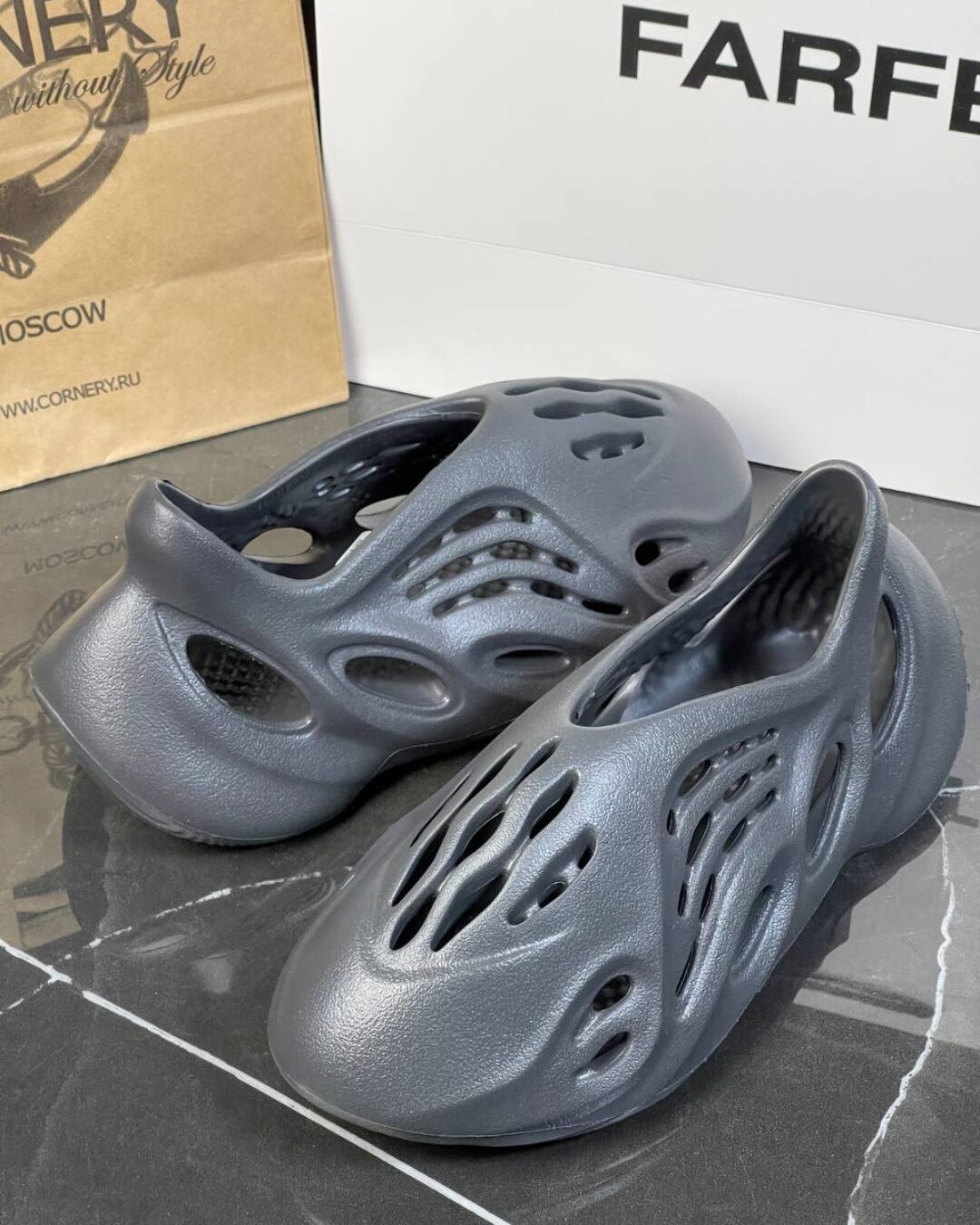 Yeezy Foam "Onyx" (дисконт) — изображение 4