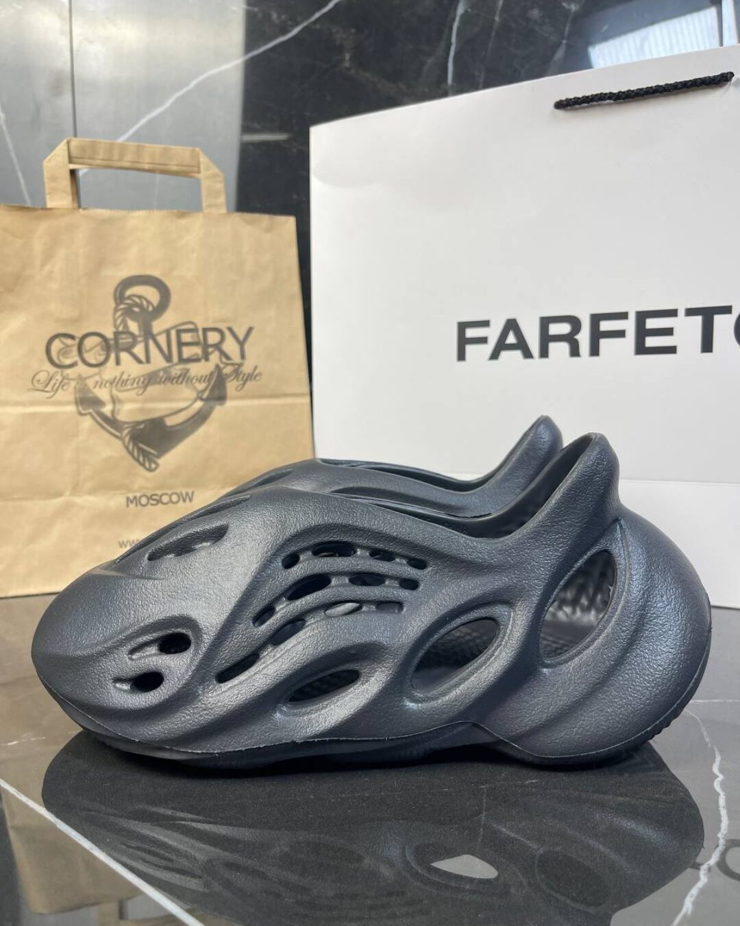Yeezy Foam "Onyx" (дисконт) — изображение 5