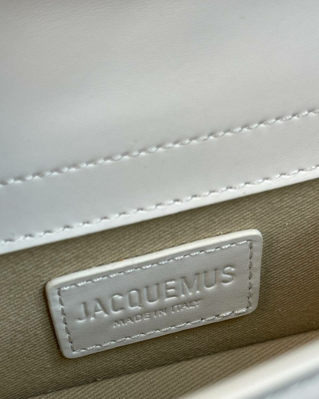 Сумка Jacquemus Le Grand Bambino — изображение 9