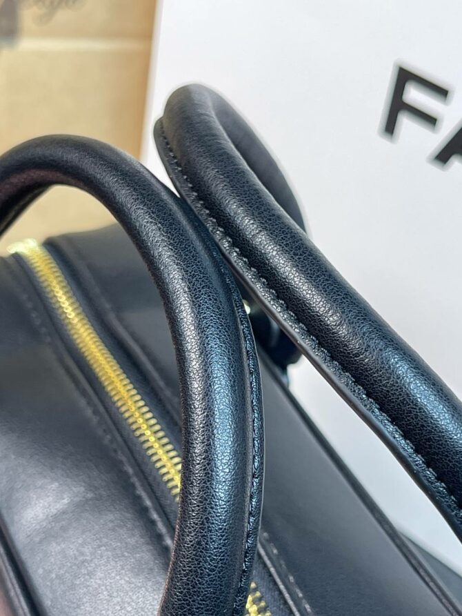 Сумка Miu Miu Leather Trunk — изображение 3